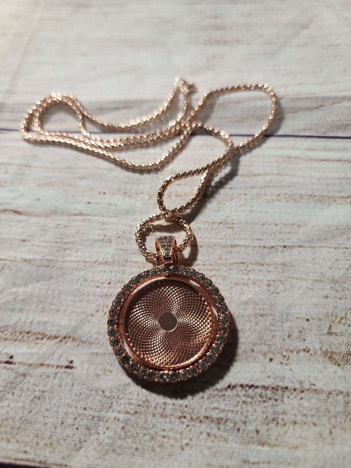 Circle Rotating Pendent